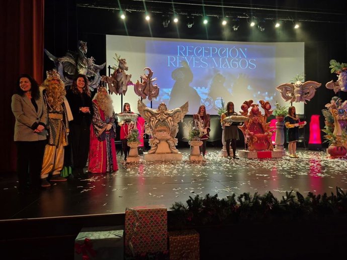 Recepción de los Reyes Magos de Oriente en el Teatro Villa de Archena
