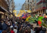 Foto: La cabalgata de los Reyes Magos de Murcia desafía la lluvia y llena de magia las calles del centro de la ciudad