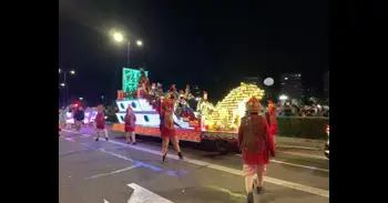 Los Reyes Magos reparten ilusión en Valladolid pese al frío en una cabalgata con guiños a la historia de la ciudad