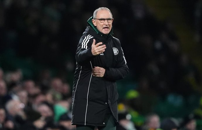 FILED - 05 January 2026, United Kingdom, Glasgow: Then Celtic interim manager Martin O'Neill gestures on the touchline during the William Hill Premiership soccer match between Celtic and Falkirk at Celtic Park. Martin O'Neill has returned to lead Celtic f