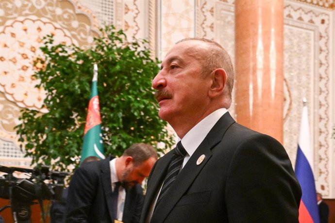 Archivo - TAJIQUISTÃO, DUSHANBE - 10 de outubro de 2025: Ilham Aliyev, Presidente do Azerbaijão, chega para uma reunião do Conselho de Chefes de Estado da CEI no Palácio da Nação