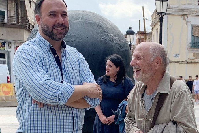 Tomelloso felicita a Antonio López en su 90 cumpleaños y anuncia el Año Antonio López 2026