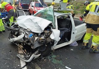 Sucesos.- Cinco personas heridas tras una colisión entre dos vehículos en la TF-28, en Arona (Tenerife)