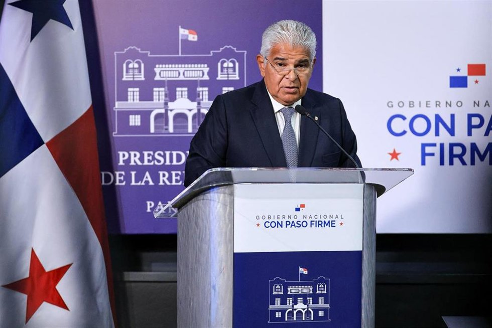 Archivo - El presidente de Panamá, José Raúl Mulino, durante una rueda de prensa en febrero de 2025 (archivo)