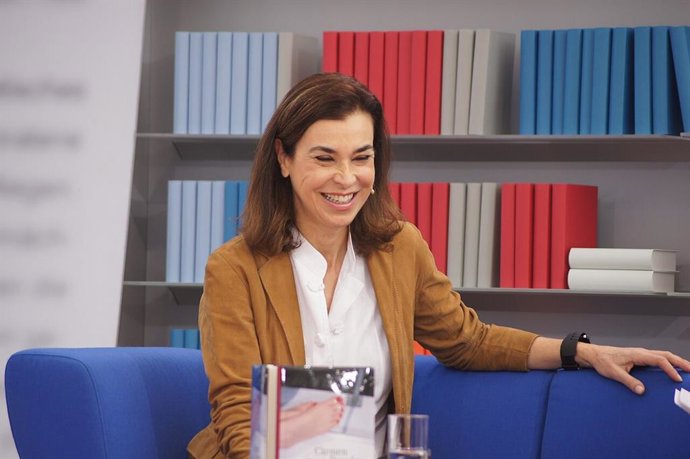 La escritora Carmen Posadas mantendrá un encuentro virtual con los lectores del club 'Las Casas Ahorcadas' de Cuenca.