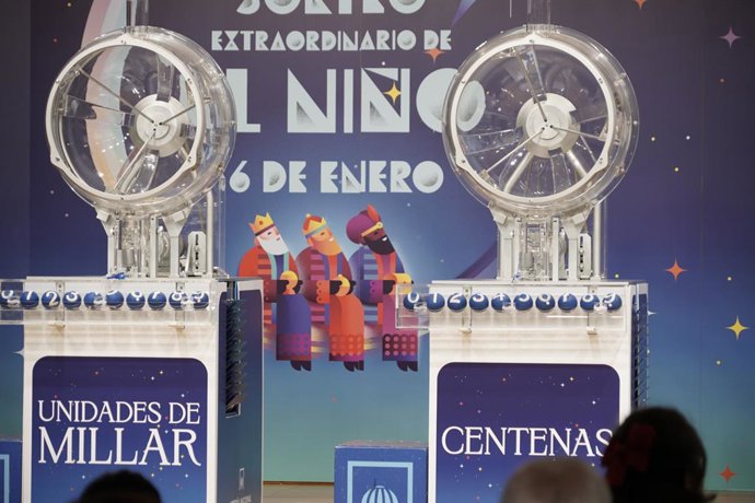 Archivo - Los bombos antes de la celebración del Sorteo Extraordinario del Niño, a 6 de enero de 2023, en Madrid (España). El Sorteo Extraordinario del Niño celebra su 80ª edición coincidiendo con el día de los Reyes Magos. La lotería del Niño reparte has