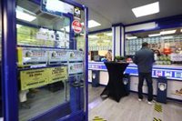 El Sorteo de 'El Niño' sonríe a la Comunidad con parte del primer y segundo premio
