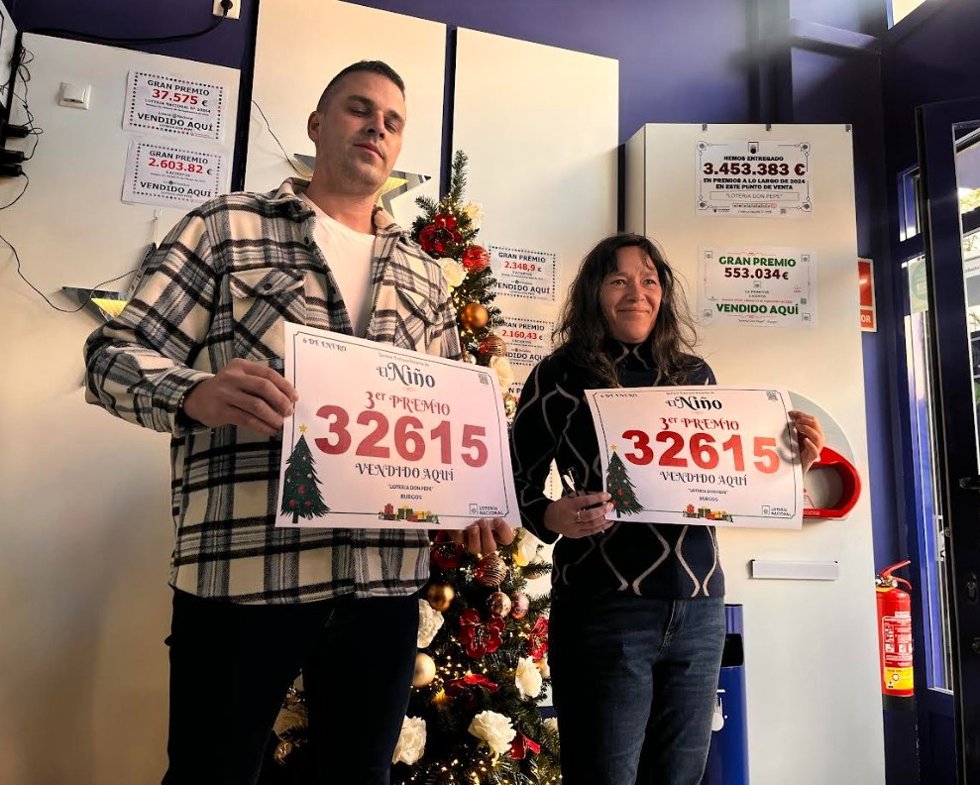 Alvar Alonso -empleado- y Ruth Prieto -administradora- de la venta número 11 de Burgos.