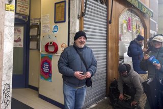 Roberto Pinedo Uriarte, propietario de la administrración número 7 de Vitoria, que ha vendido un decimo del primer premio de El Ni ño
