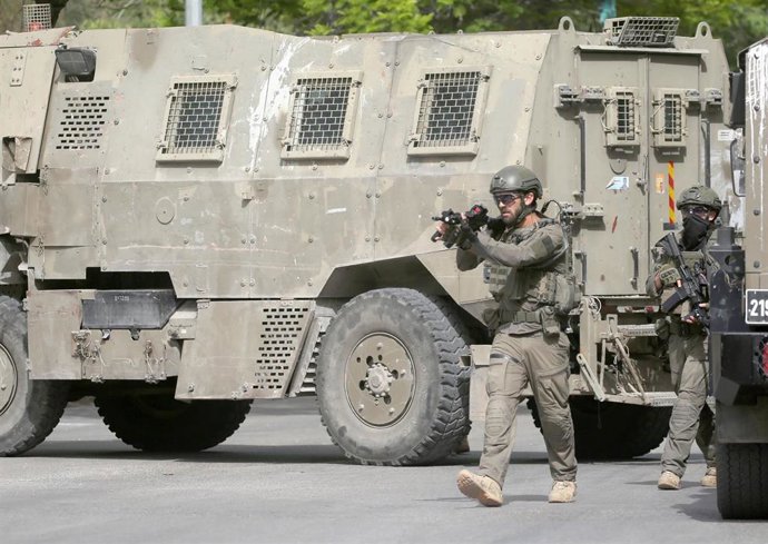 Archivo - Un militar del Ejército de Israel durante una operación en Balata, Cisjordania (archivo)