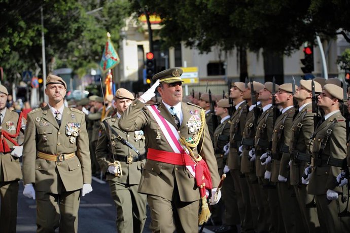 El jefe del Mando de Canarias defiende la transformación de las Fuerzas Armadas para afrontar los retos presentes