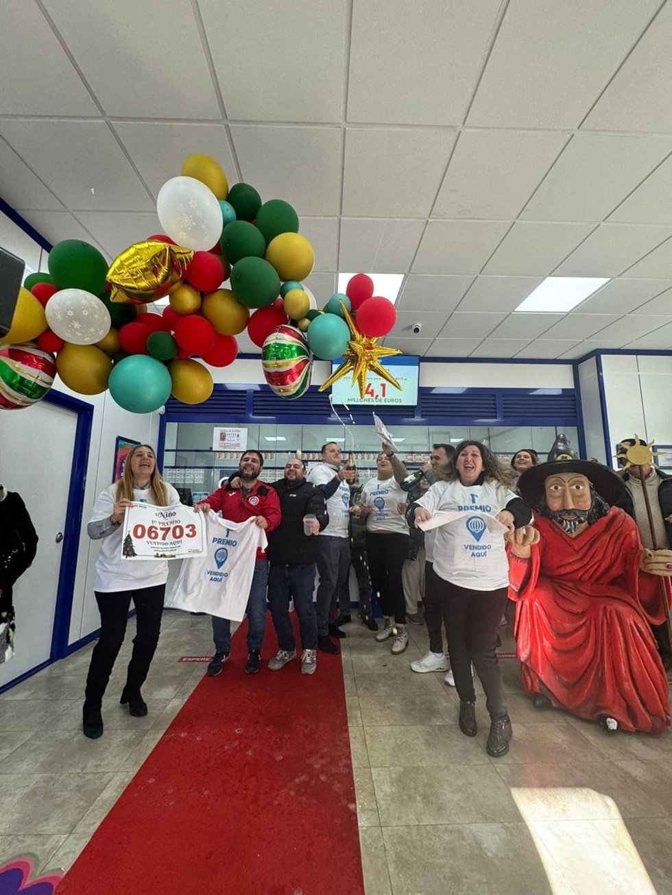 La alegría de la Administración Uno de Motilla de Palancar tras repartir 4 millones de euros del sorteo de 'El Niño'.