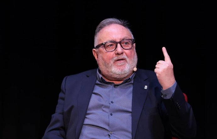 El alcalde de Alhaurín de la Torre (Málaga), Joaquín Villanova, ha cifrado en unos 20 millones de euros las futuras inversiones que se van a acometer en la ciudad del Valle del Guadalhorce para "transformar" el municipio.