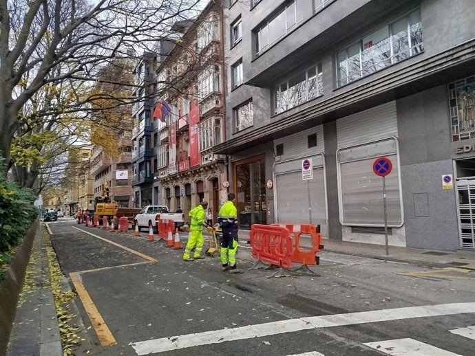 Primeras catas de las obras de reurbanización del paseo de Sarasate