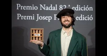 David Uclés gana el Premio Nadal 2026 con la novela 'La ciudad de las luces muertas'