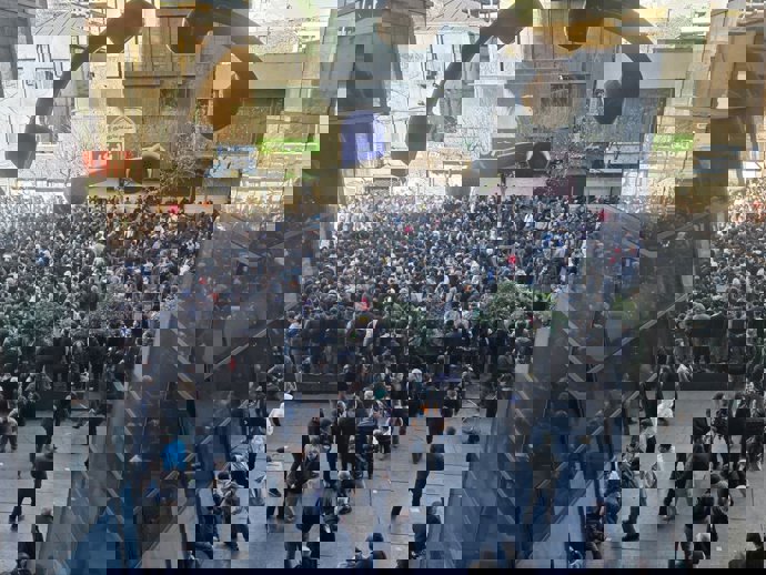 FILED - 29 December 2025, Iran, Teheran: Protesters demonstrate against the poor economic conditions in Tehran.