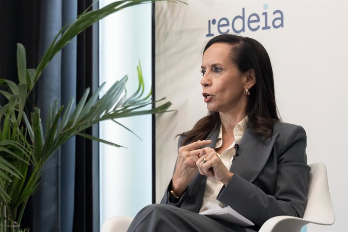 Archivo - La presidenta de Redeia, Beatriz Corredor, inaugura su primer Encuentro de Impacto, Círculo de Bellas Artes, a 26 de noviembre de 2025, en Madrid (España). El acto reúne a expertos en desarrollo rural y el medioambiente.