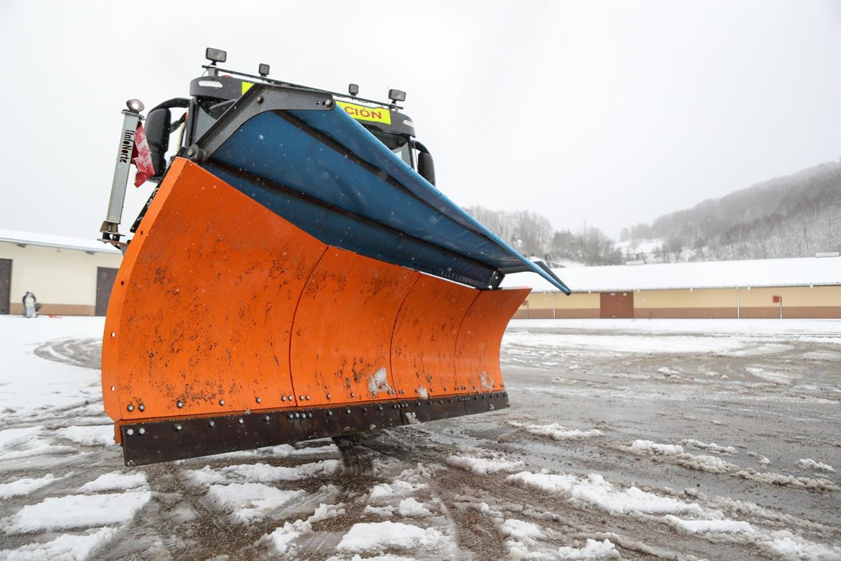 Siete tramos de carreteras de Cantabria mantienen el uso de cadenas por la nieve