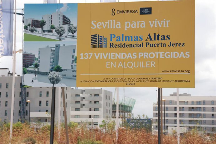 Archivo - Obras de la promoción 'Residencial Puerta Jerez', en el nuevo barrio de Isla Natura, en foto de archivo. 