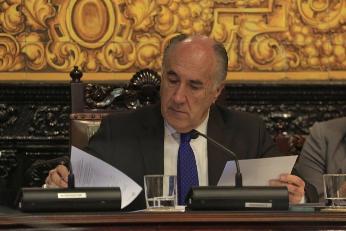 El alcalde de Algeciras (Cádiz), José Ignacio Landaluce, en el pleno municipal de diciembre de 2025 en el Ayuntamiento de Algecias. ARCHIVO.