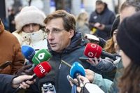 Almeida reconoce que la forma "no es la más ortodoxa" pero "hay un dictador menos" y recuerda que "Faes no es el PP"