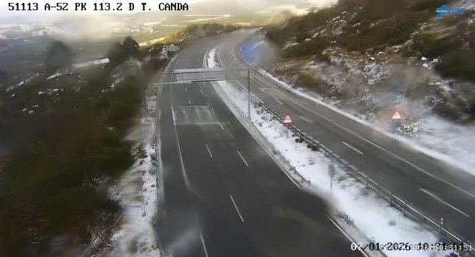 Imagen de la nevada en la A-52, a la altura de A Canda (Ourense).