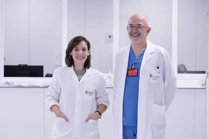 Cristina Mariscal Aguilar y Javier Urriza Mena, del Servicio de Neurofisiología Clínica del HUN. - ELISA RETA. NAVARRABIOMED-FMS