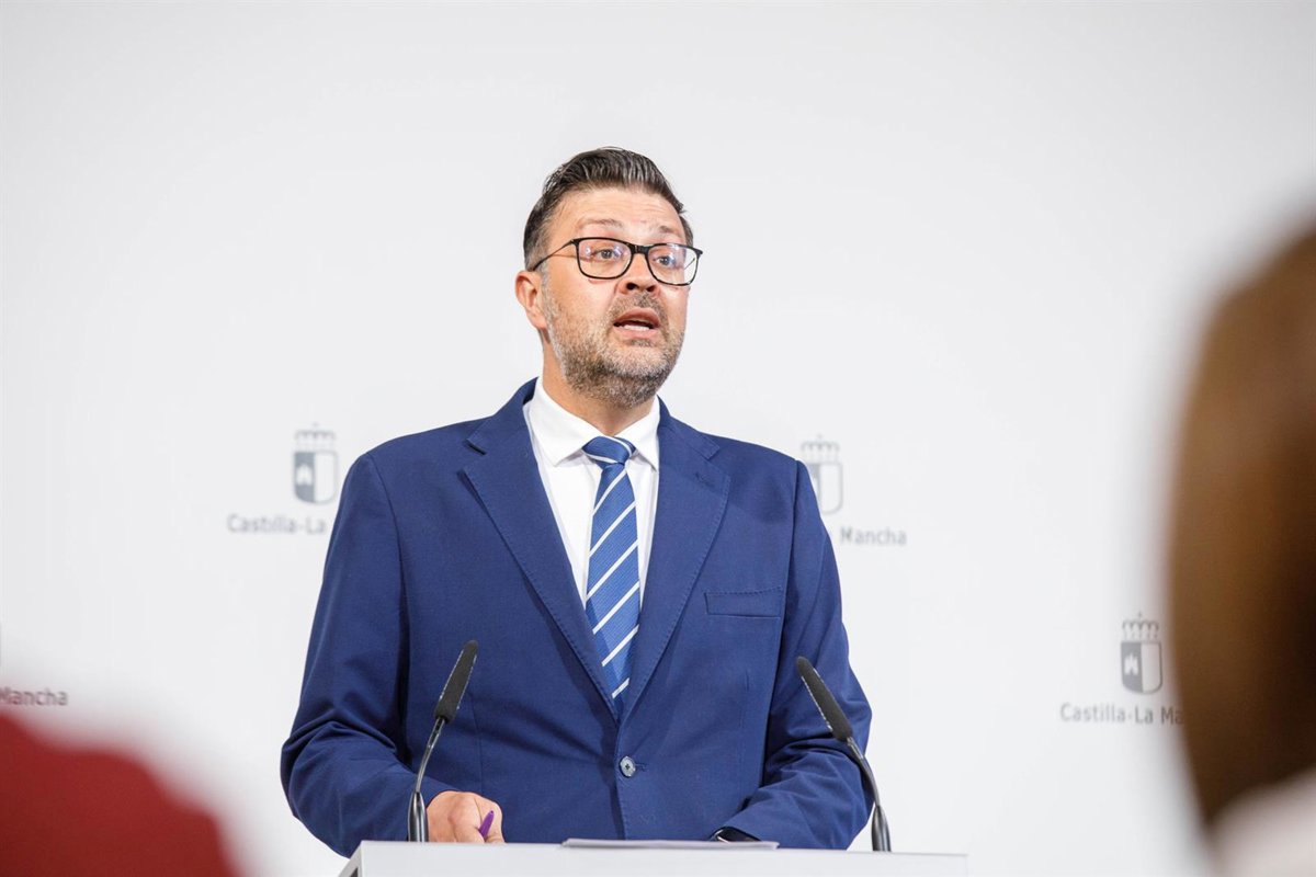 El consejero de Educación de C-LM confía en reunirse con Milagros Tolón  en breve  tras su nombramiento como ministra