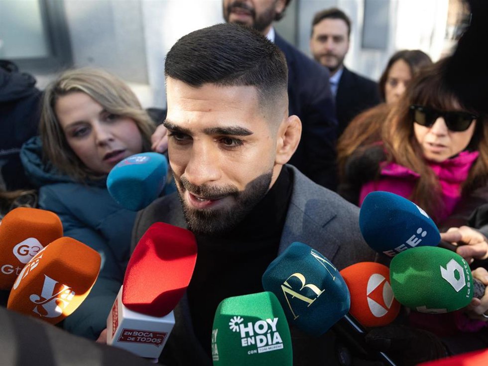 El doble campeón de la UFC Ilia Topuria a su llegada al Juzgado de Violencia sobre la Mujer n1, a 7 de enero de 2026, en Móstoles