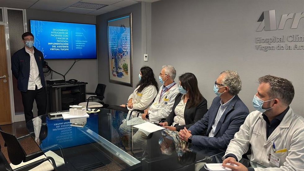 El asistente de IA 'Lola' complementa la labor de los profesionales y ofrece un acompañamiento más frecuente y personalizado