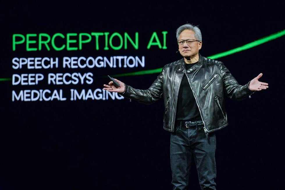 Archivo - 18 March 2025, US, San Jose: Jensen Huang, head of the chip company Nvidia, speaks at the developer conference GTC. Photo: Andrej Sokolow/dpa