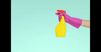 ¿Qué pasa si mezclas lejía y vinagre en casa?