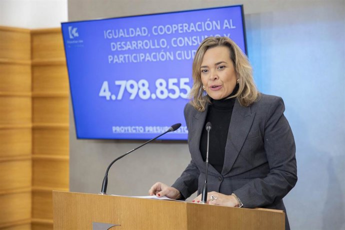 La delegada de Igualdad, Cooperación al Desarrollo, Consumo y Participación Ciudadana de la Diputación de Córdoba, Auxiliadora Moreno, en rueda de prensa.