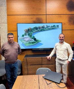 El alcalde de Siero, Ángel García, y el concejal de Ordenación y Gestión Urbanística, Vivienda y Empleo, Javier Rodríguez, durante la rueda de prensa de este miércoles.