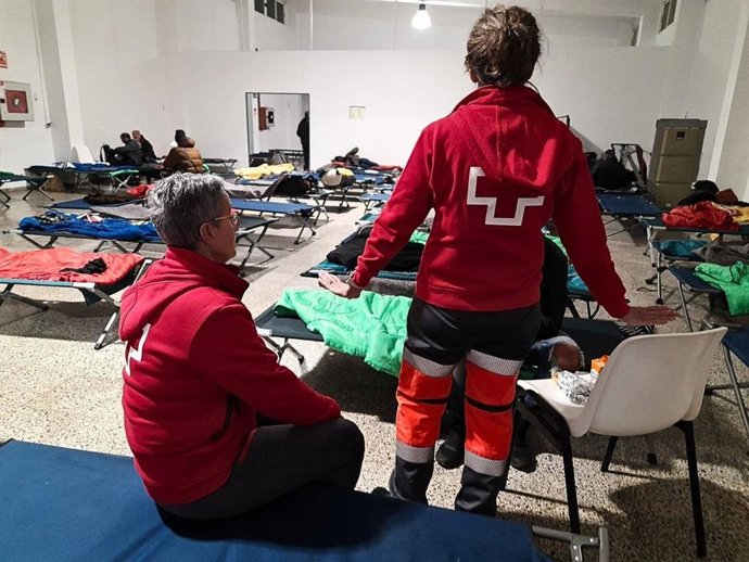 Cruz Roja atiende en la provincia de Alicante a 231 personas sin hogar durante la borrasca Francis