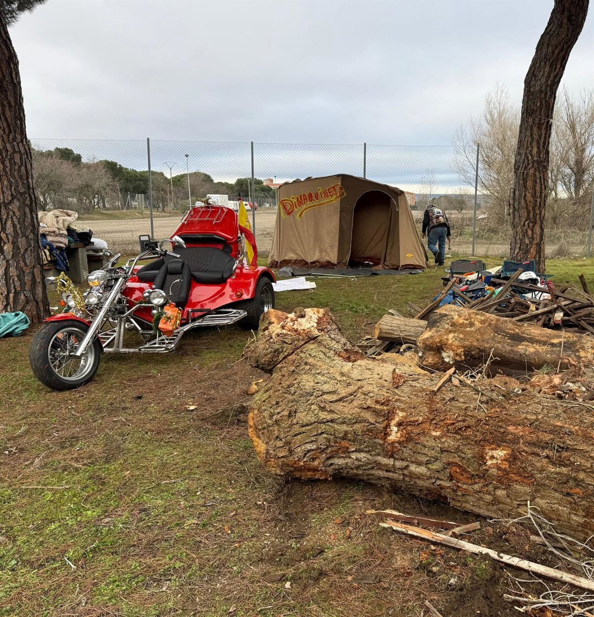  El abuelo  de Pingüinos vuelve a ser el primer participante en llegar e instalarse en la concentración de Valladolid
