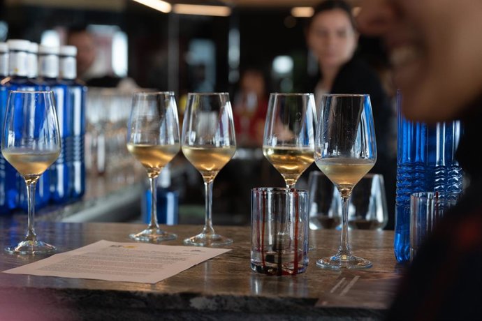 Archivo - Copas de vino