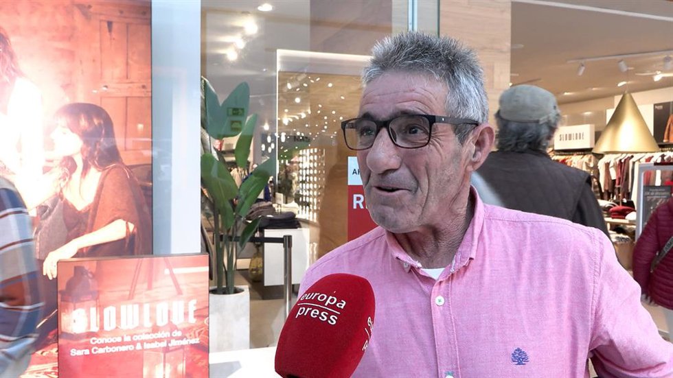 Extremeños aprovechan el primer día de rebajas con cambios y descuentos que "mer
