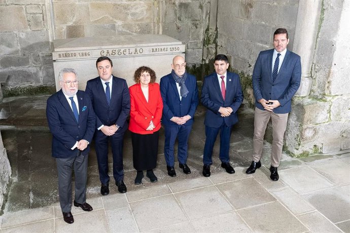 Autoridades das diferentes institucións de Galicia participan na homenaxe a Alfonso Daniel Rodríguez Castelao no 76 aniversario do seu falecemento.