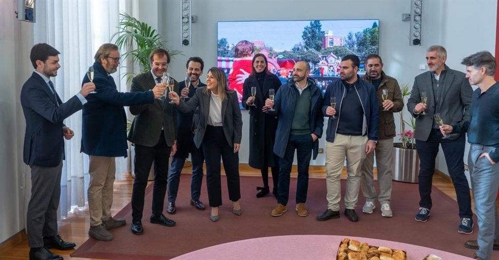 La alcaldesa, Noelia Arroyo, en un encuentro con patrocinadores y personal municipal para agradecer su labor en el desarrollo de las más de 300 actividades desarrolladas en el municipio durante esta Navidad