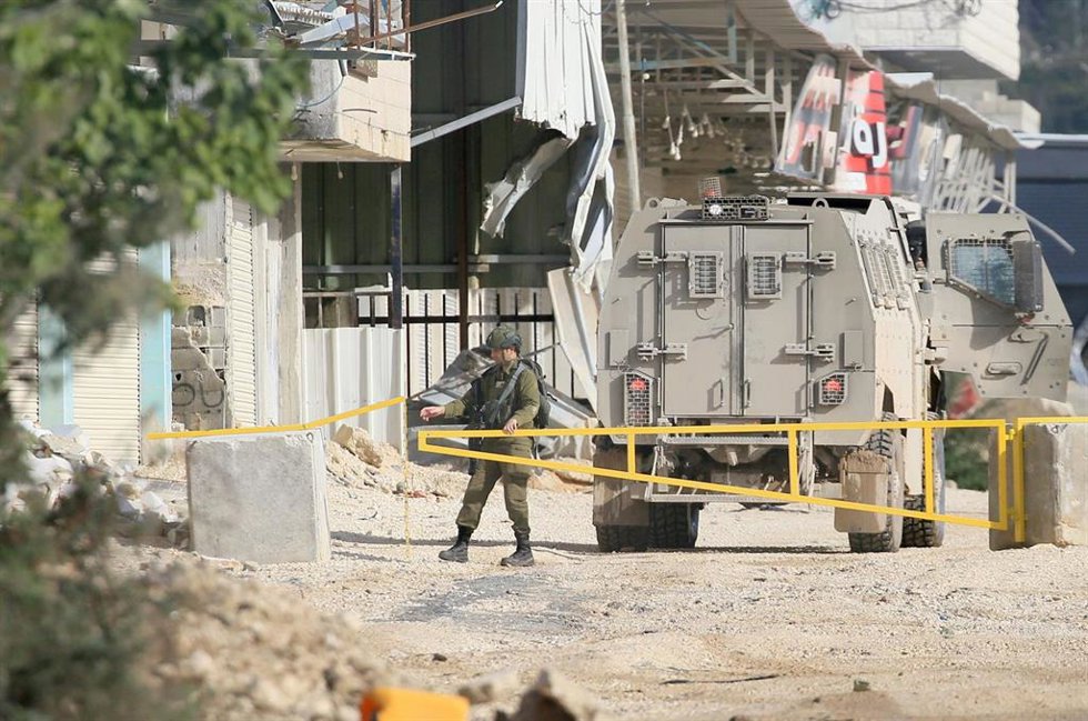 Un militar israelí en Cisjordania