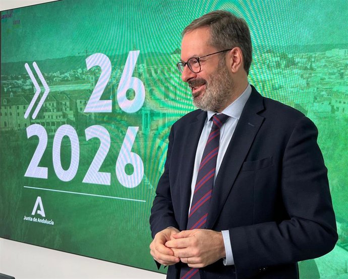 El delegado de la Junta de Andalucía en Córdoba, Adolfo Molina, presenta los proyectos de 2026.
