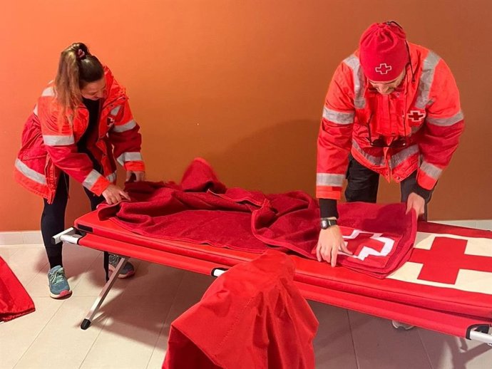 Voluntarios de Creu Roja durante la ola de frío.