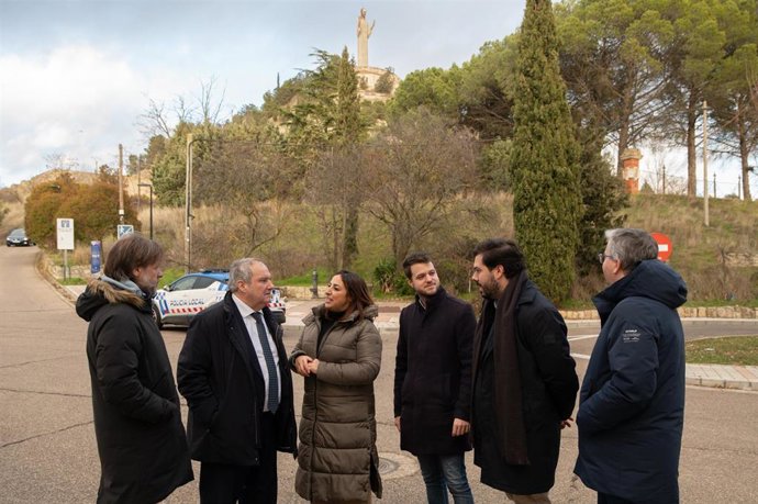 Andrés aprovecha la visita de Hereu para recuperar la idea de Santo Toribio como Fiesta de Interés Turístico Nacional.