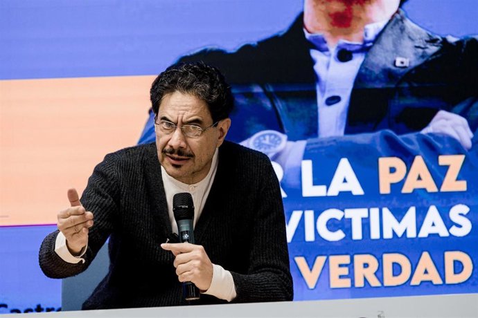 El candidato a la Presidencia de Colombia, Iván Cepeda Castro, ofrece una rueda de prensa en la sede de la UGT, a 7 de enero de 2026, en Madrid (España)