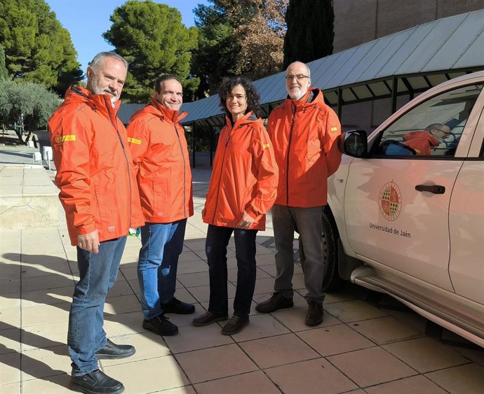 Los investigadores Alfonso Ontiveros, Manuel Ureña, Isabel Abad y Mario Sánchez-Gómez.