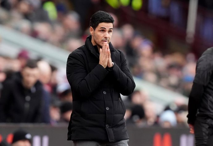 Archivo - 06 December 2025, United Kingdom, Birmingham: Arsenal manager Mikel Arteta stands on the touchline during the English Premier League soccer match between Aston Villa and Arsenal at Villa Park. Photo: Mike Egerton/PA Wire/dpa