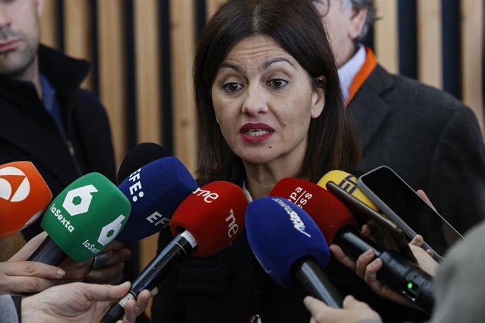Archivo - La ministra de Juventud e Infancia, Sira Rego, atiende a los medios antes de la clausura el VII Congreso Internacional 'Interés Superior de la Infancia y la Adolescencia', a 28 de noviembre de 2025, en Valencia, Comunidad Valenciana (España).
