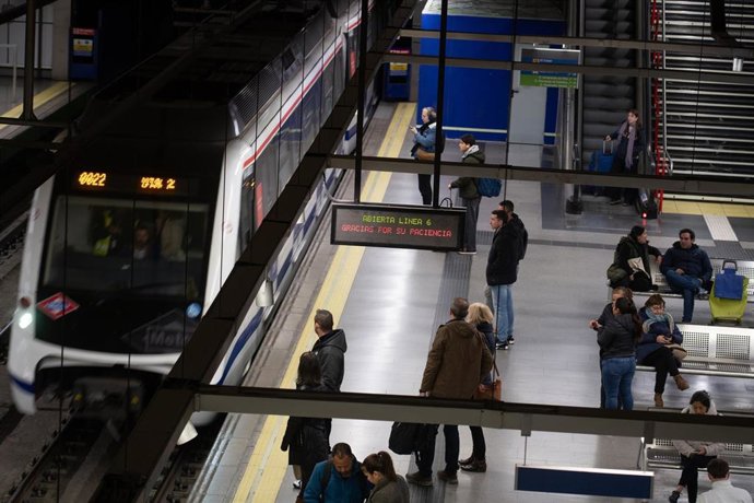 Metro de Madrid, a 20 de diciembre de 2025, en Madrid (España). 