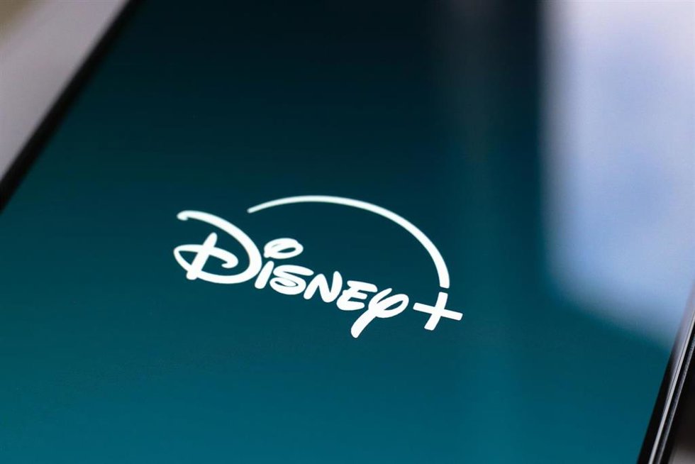 Archivo - Disney+ en un móvil.